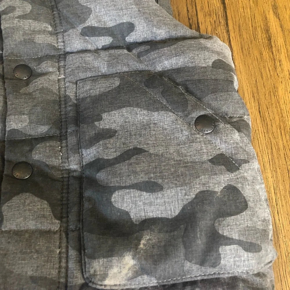 Gap toddler gray camo puffer vest